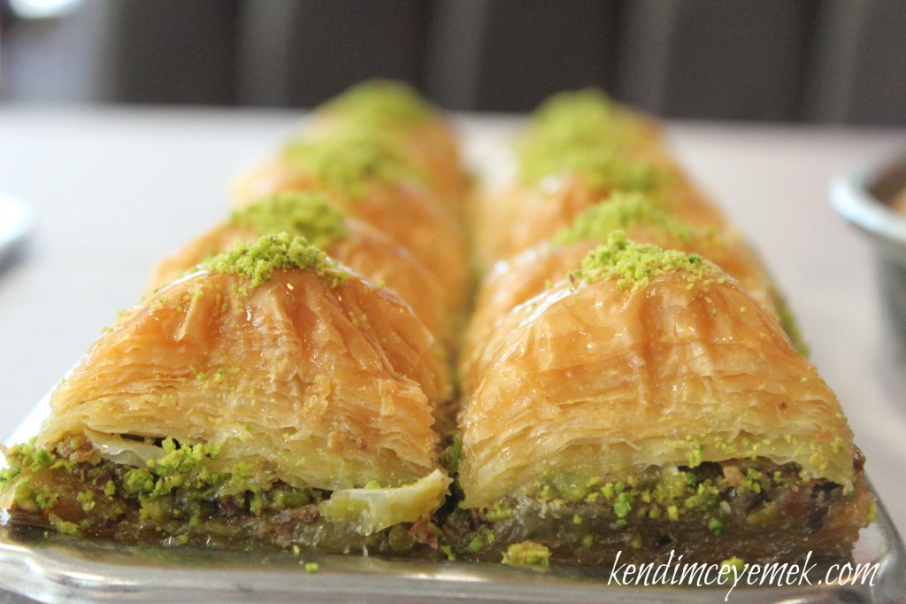 Nejat Güllüoğlu Baklava