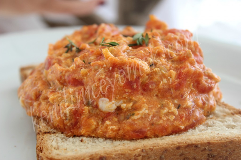 Menemen (Ekmek Üstü)